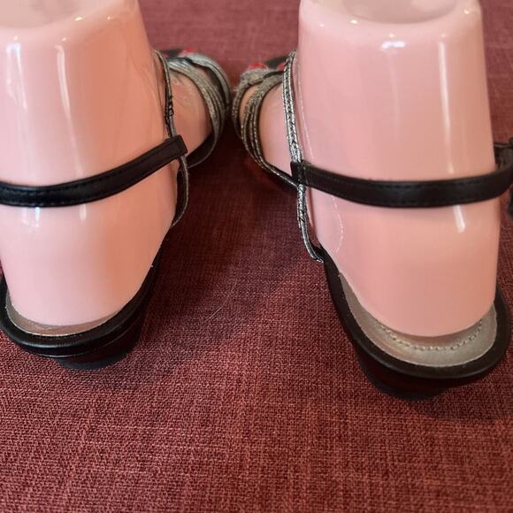 Dexflex By Dexter Women’s Cushioned Black & Silver Strappy Sandals Size 8 EUC - Picture 5 of 10